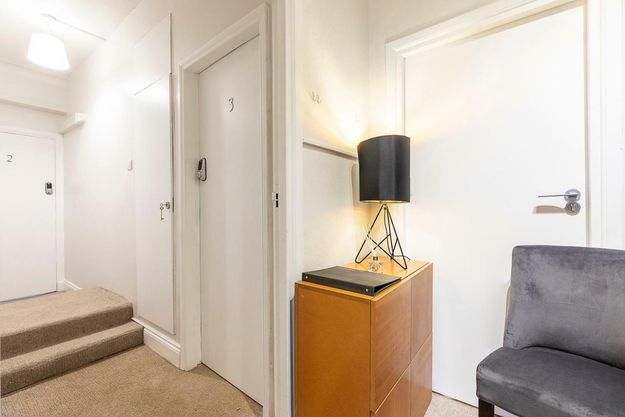 Grand Swiss Cottage Apartment Londra Exterior foto