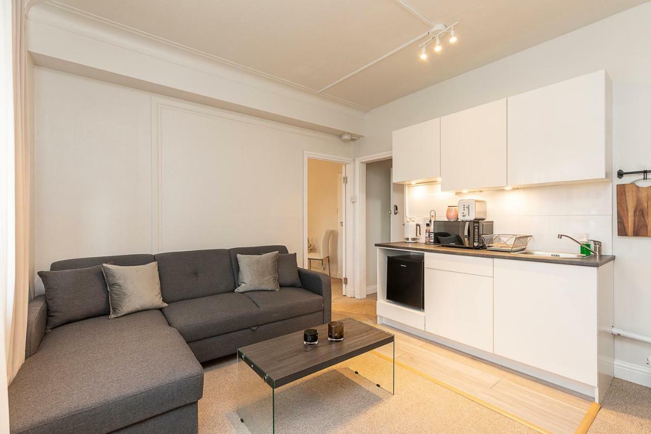Grand Swiss Cottage Apartment Londra Exterior foto